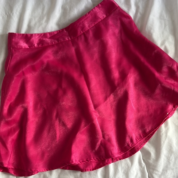 Super cute mini pink sIlk XS forever 21 skirt - Picture 5 of 5
